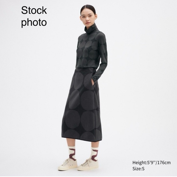 NEW UNIQLO MARIMEKKO HEATTECH TURTLENECK - Picture 4 of 8